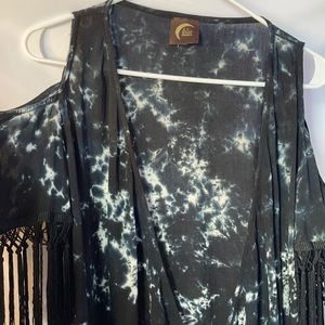 NWOT cold shoulder with fringe vest.